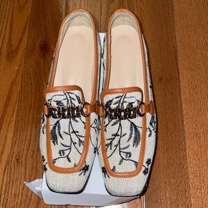 Embroidered Graphic Chain Loafer